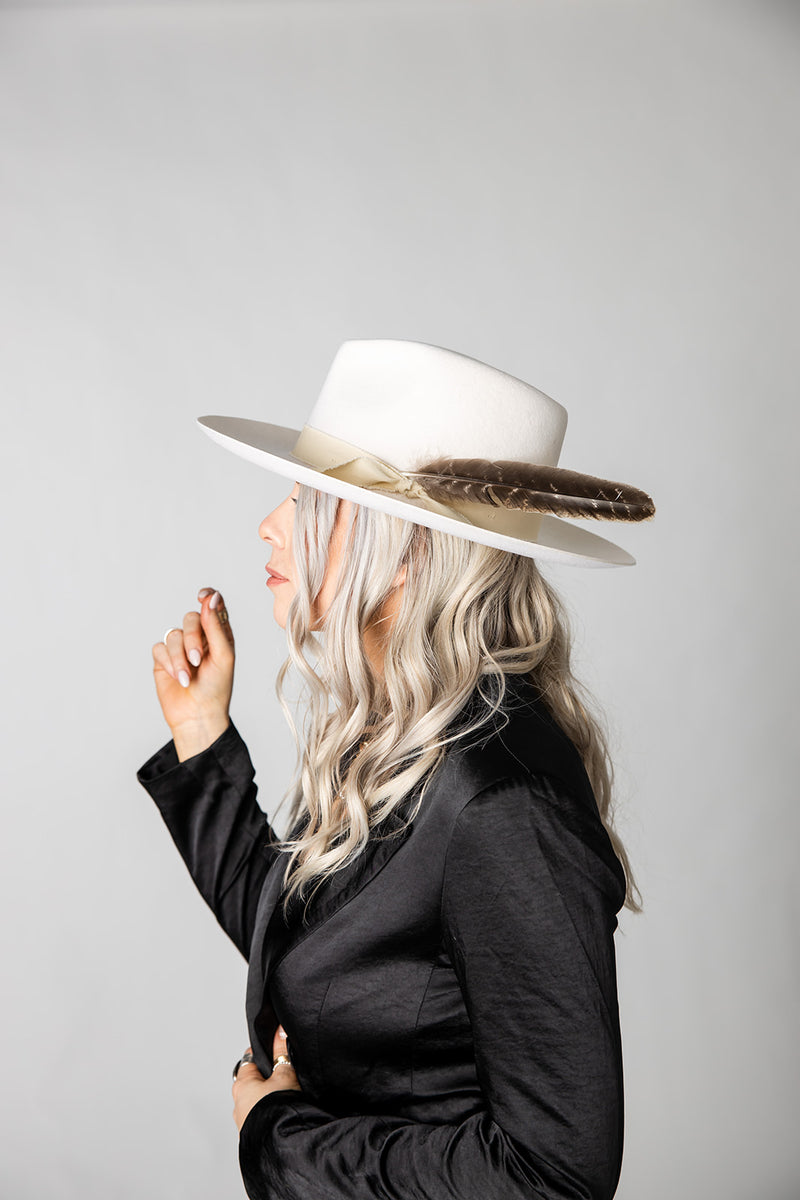 Donna Stiff Brim Fedora Hat In Ivory